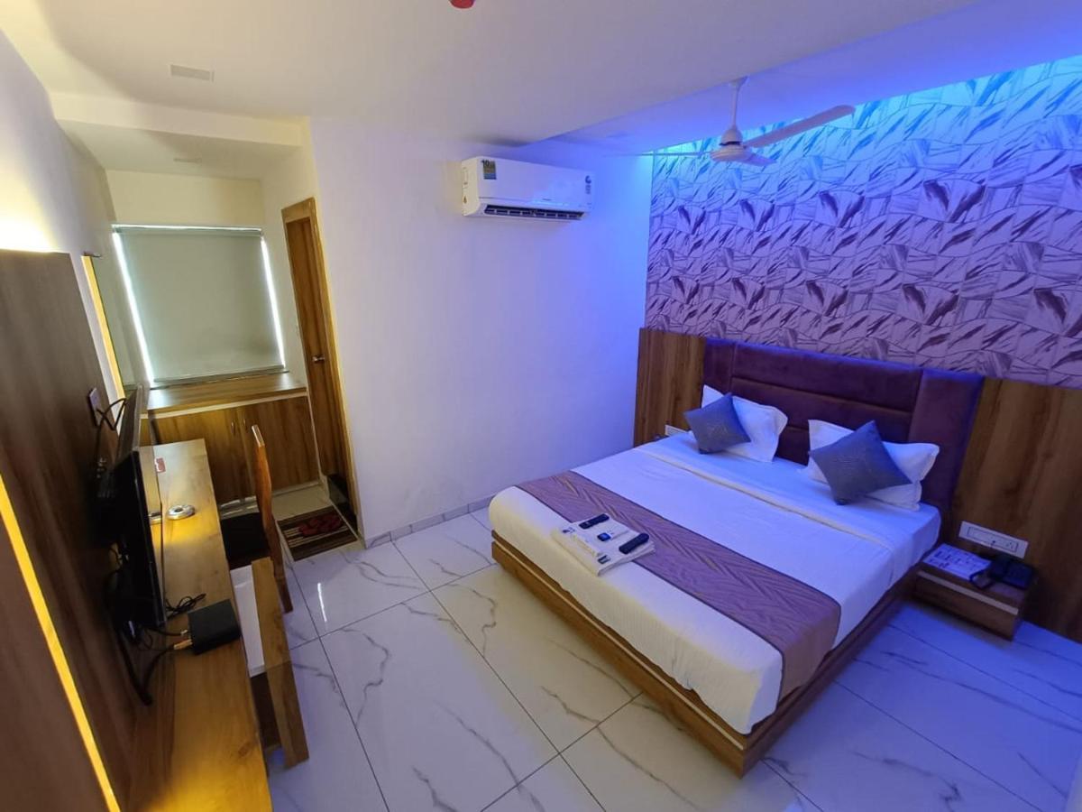 Hotel Rock Anand Luaran gambar