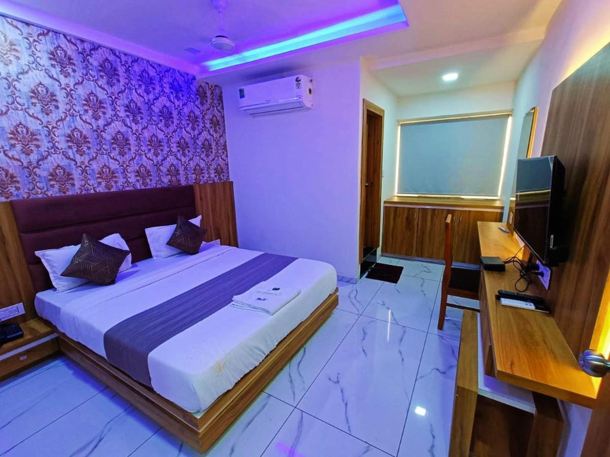 Hotel Rock Anand Luaran gambar